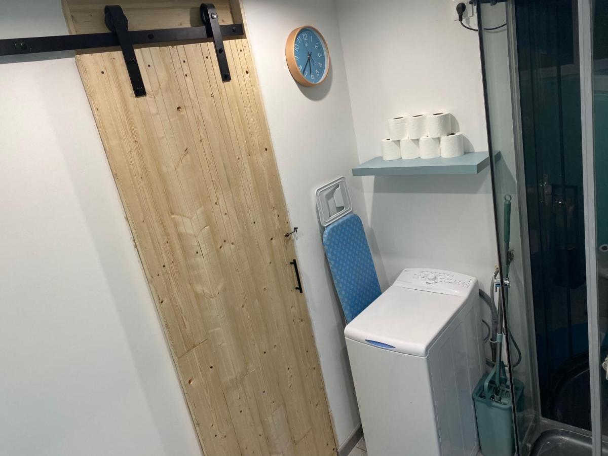 Studio 40m2 plein pied avec parking Jussac Extérieur photo